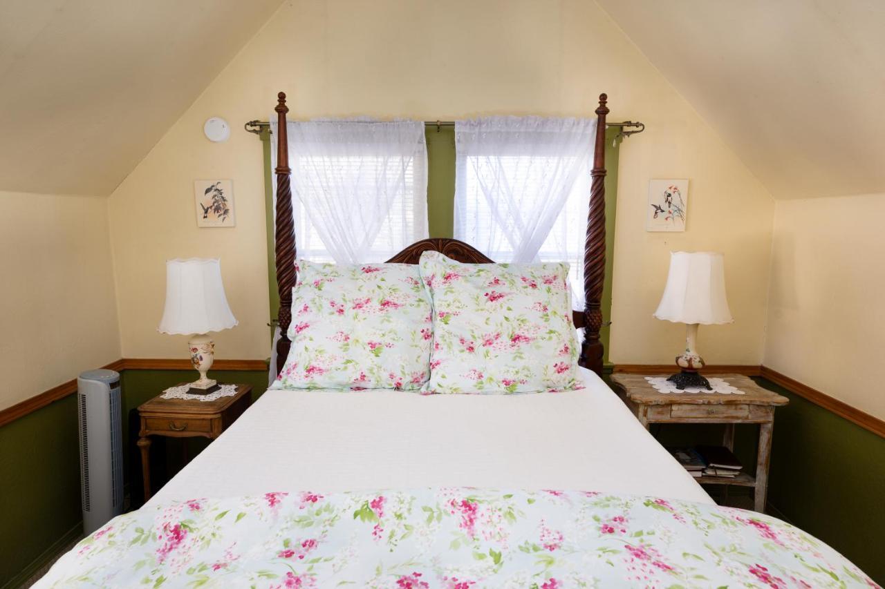 Bed and Breakfast Gold Mountain Manor Биг Бэар Лейк Экстерьер фото