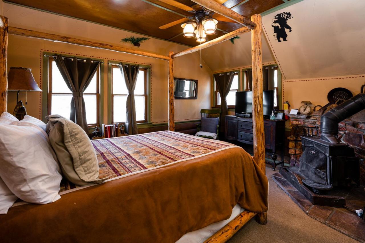Bed and Breakfast Gold Mountain Manor Биг Бэар Лейк Экстерьер фото